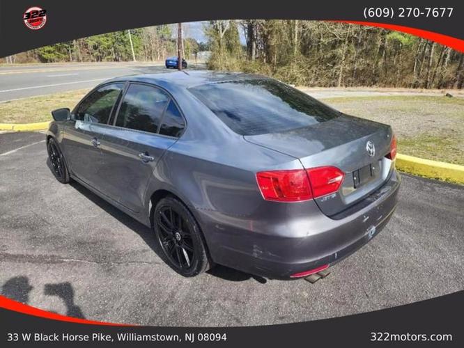 2011 volkswagen jetta sedan 4d in cecil, new jersey