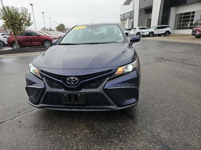 2021 toyota camry se