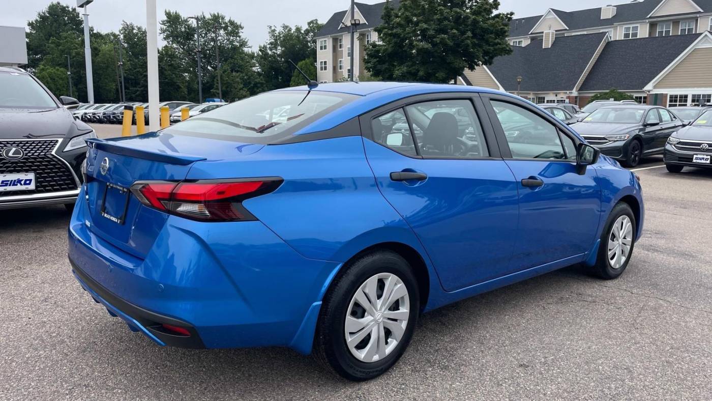 2022 nissan versa s