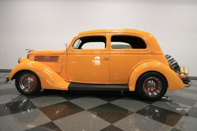 hot rod custom v8 auto weiand classic vintage collector slant back orange holley