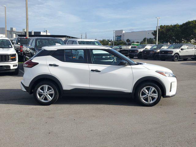 2022 nissan kicks s