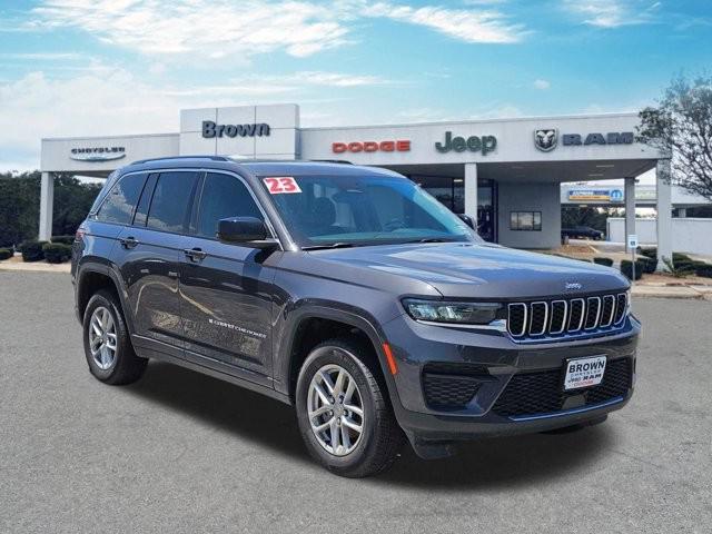 2023 jeep grand cherokee laredo