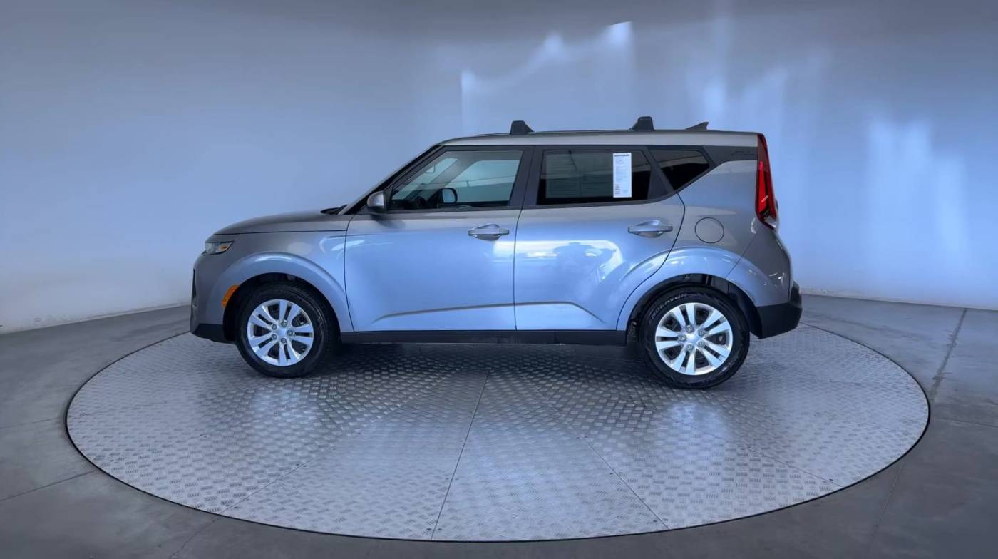 2022 kia soul lx