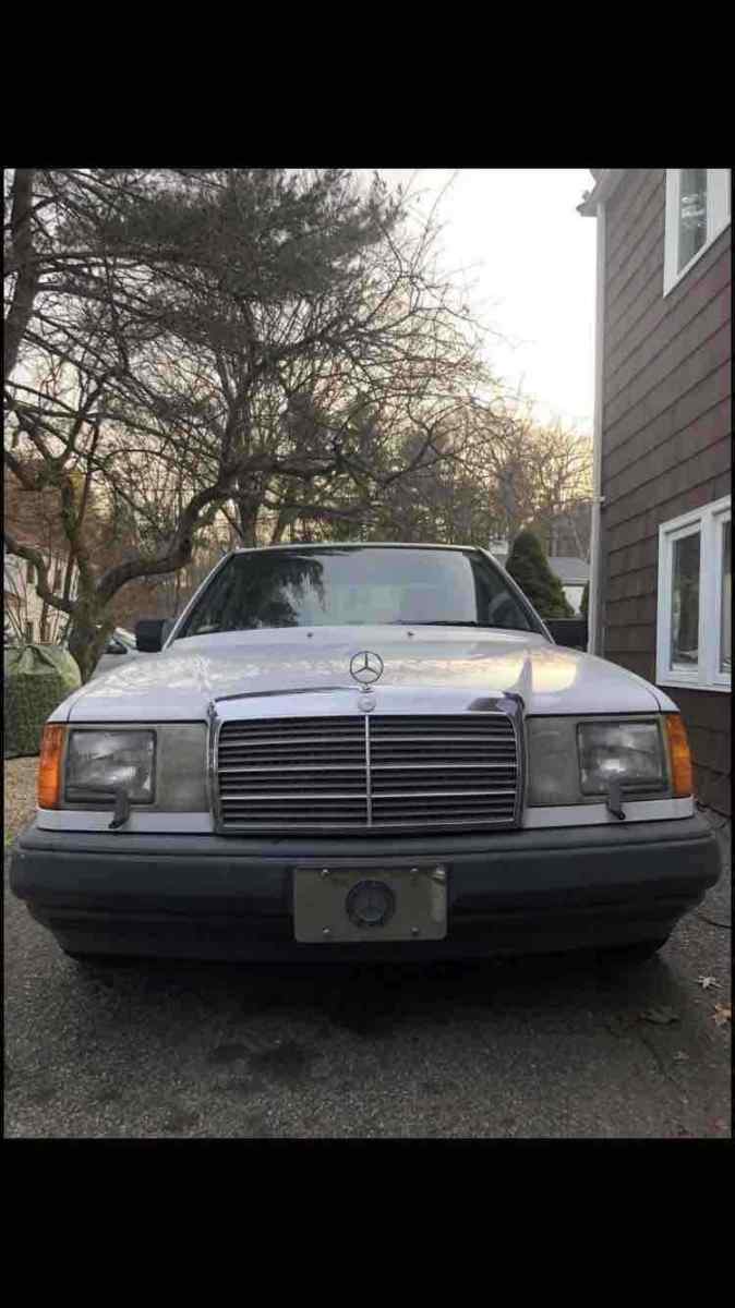1989 mercedes-benz 300e sedan white rwd automatic e