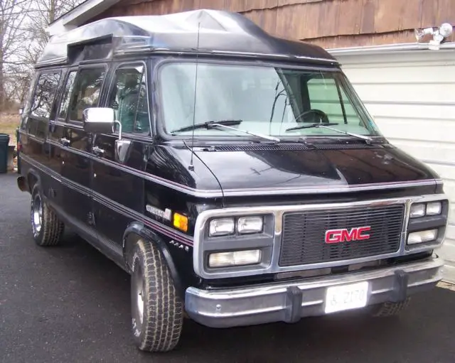 1993 gmc van g2500 handicap vechicle work van with lift 65,000 original miles