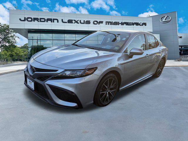 2022 toyota camry se