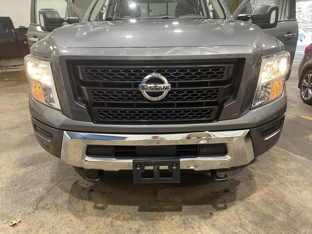 2021 nissan titan xd sv