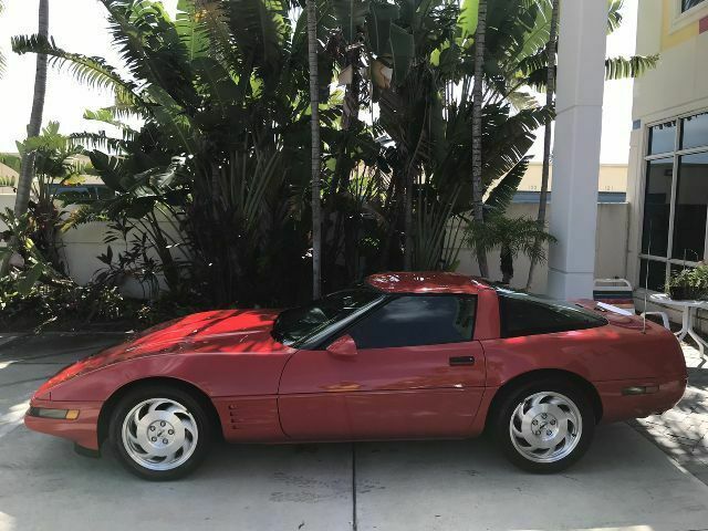 targa top coupe bucket seats traction control 5.7l v8 power windows