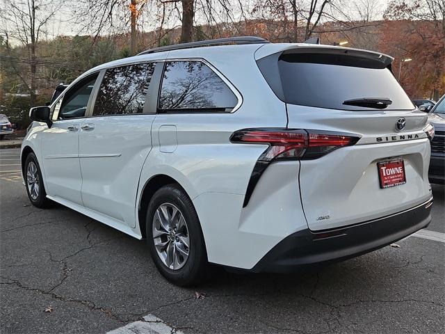 2022 toyota sienna xle