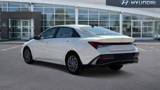 2024 hyundai elantra hybrid blue