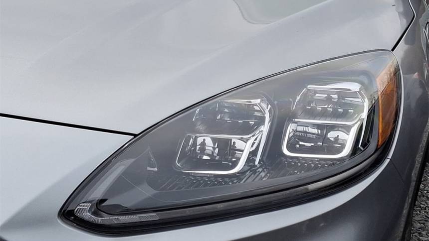 2022 ford escape plug-in hybrid titanium