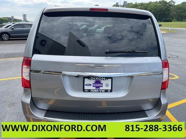 2014 chrysler town & country touring