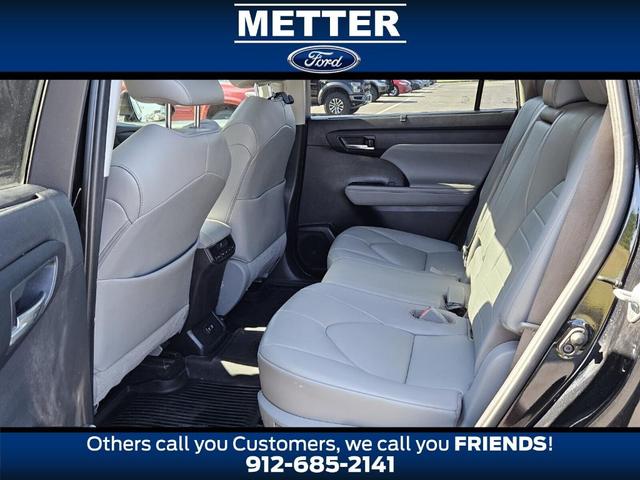 2021 toyota highlander xle