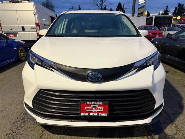2021 toyota sienna le