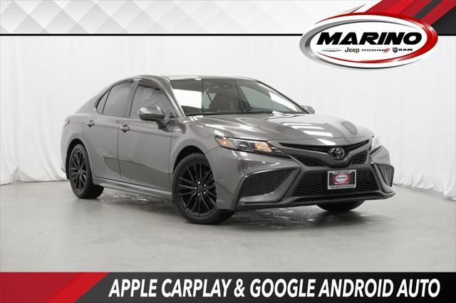 2022 toyota camry se