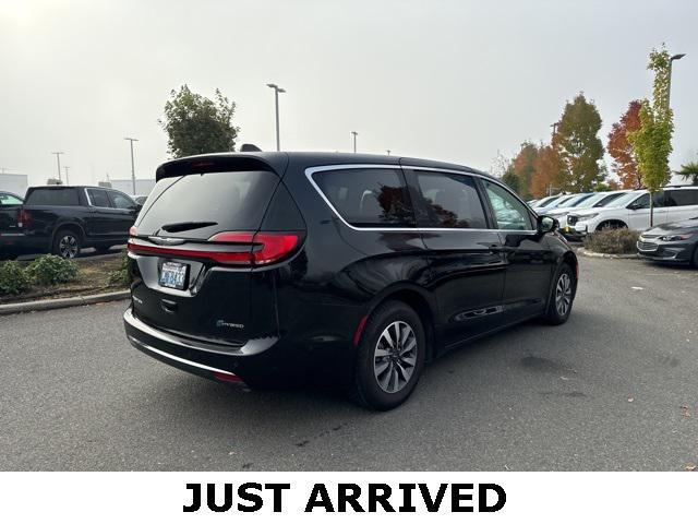 2022 chrysler pacifica hybrid touring l