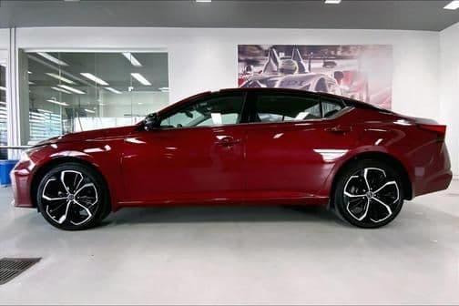 2023 nissan altima 2.5 sr in camp dodge, iowa