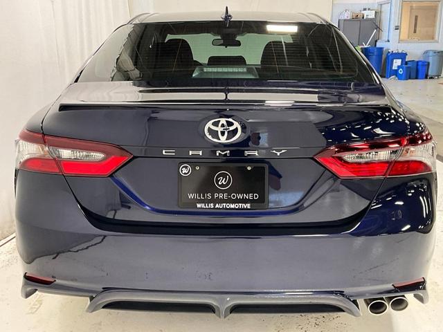 2022 toyota camry se