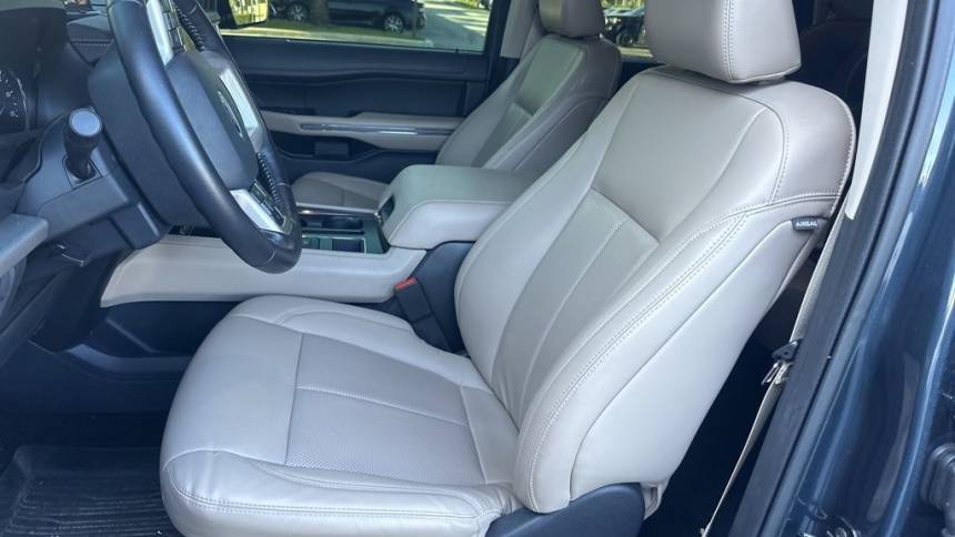 2022 ford expedition xlt