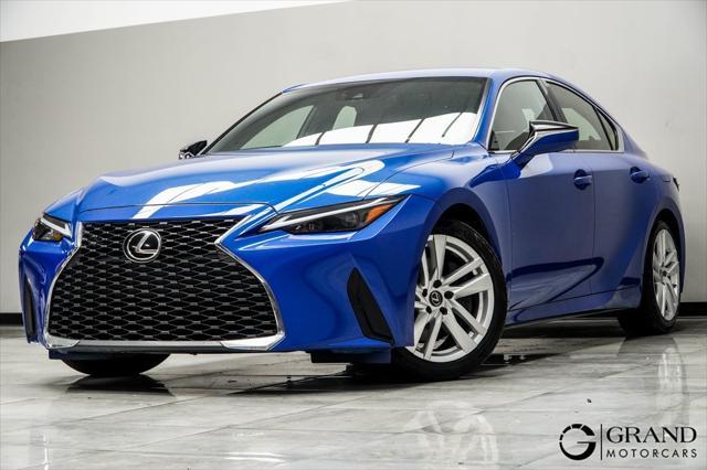2021 lexus is 300 base