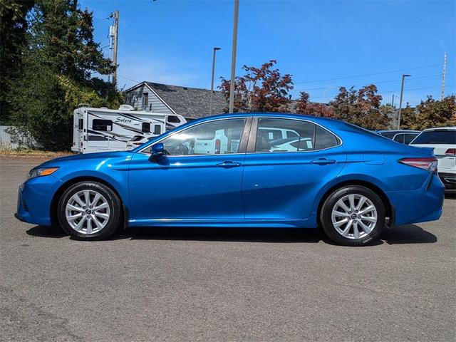 2019 toyota camry se