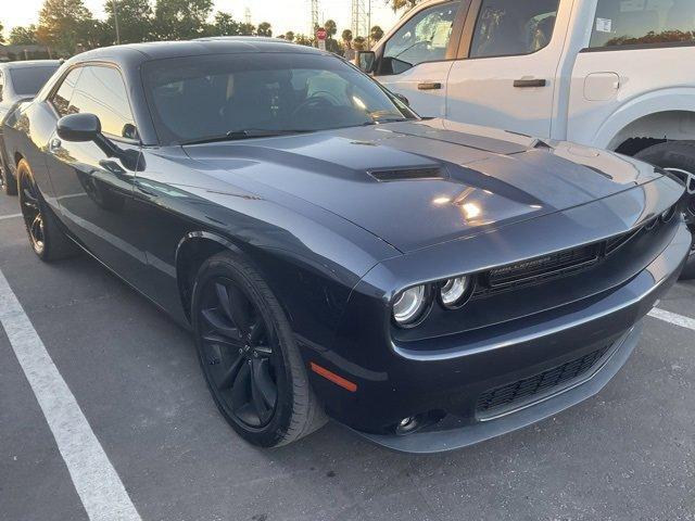 2016 dodge challenger sxt