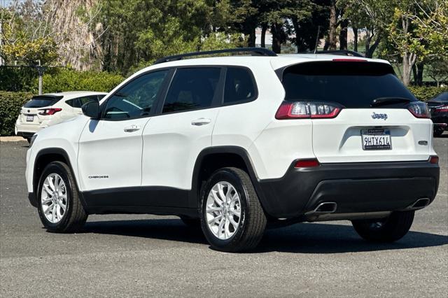 2022 jeep cherokee latitude lux