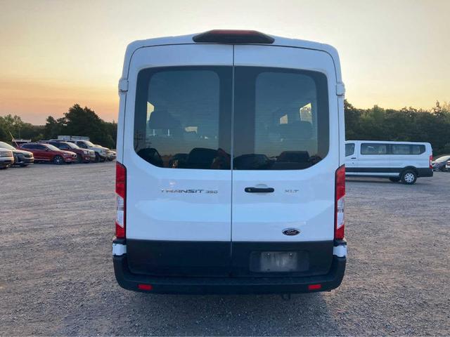 2022 ford transit-350 xlt