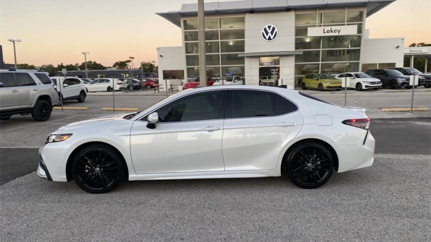 2021 toyota camry xse v6