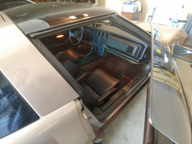1985 chevrolet corvette - immaculate condition