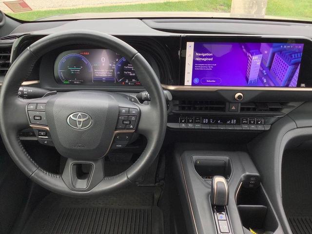 2023 toyota crown platinum