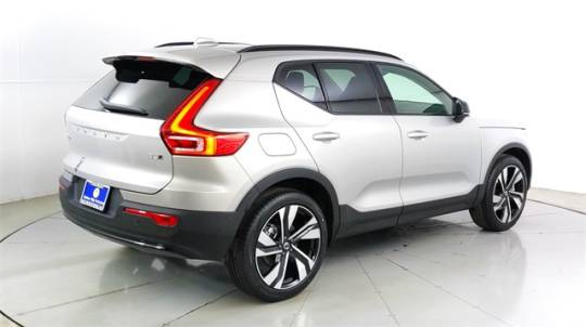 2024 Volvo XC40