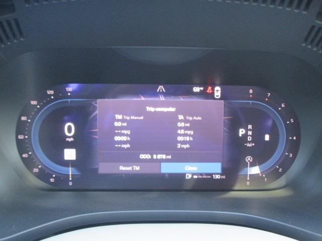 2024 volvo xc60 b5 plus dark theme