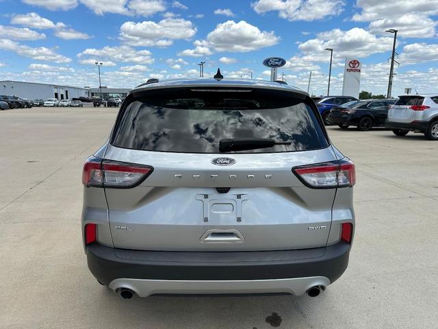 2022 ford escape sel