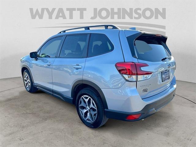 2023 subaru forester premium