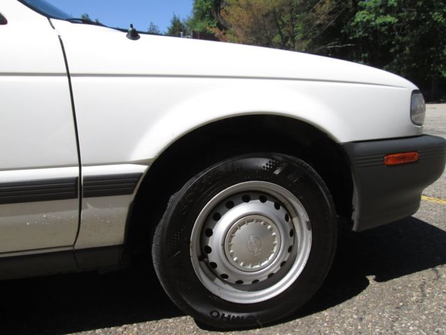 1993 nissan sentre e 52000 orig miles excellent cond