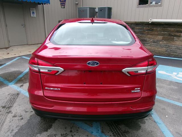 2020 ford fusion hybrid se