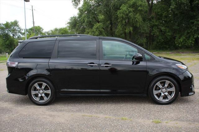 2017 toyota sienna l