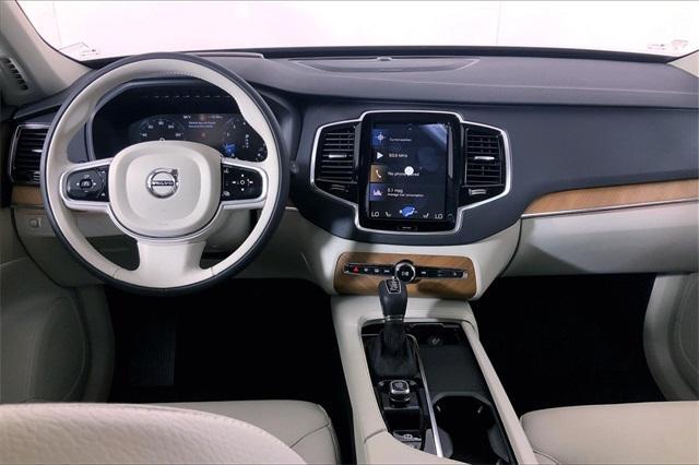 2022 volvo xc90 t6 momentum 7 passenger