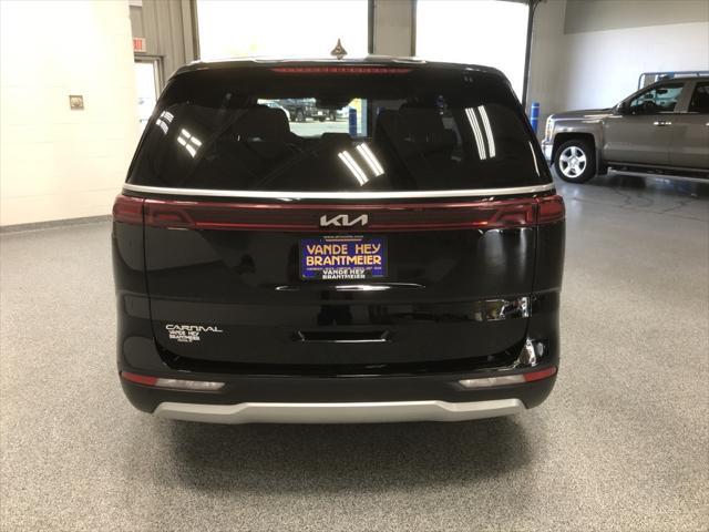 2023 kia carnival lx