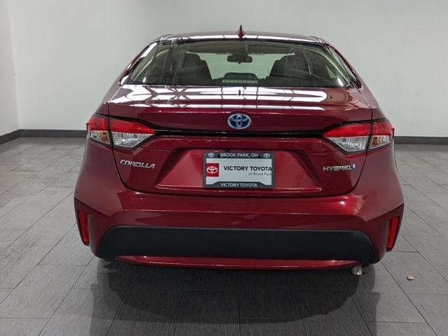 2022 toyota corolla hybrid le