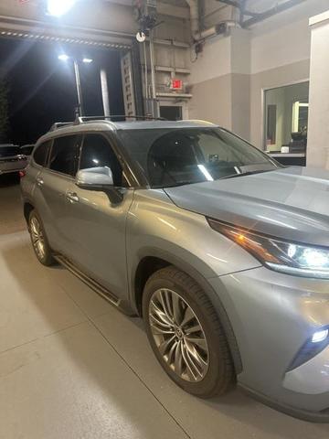 2021 toyota highlander platinum