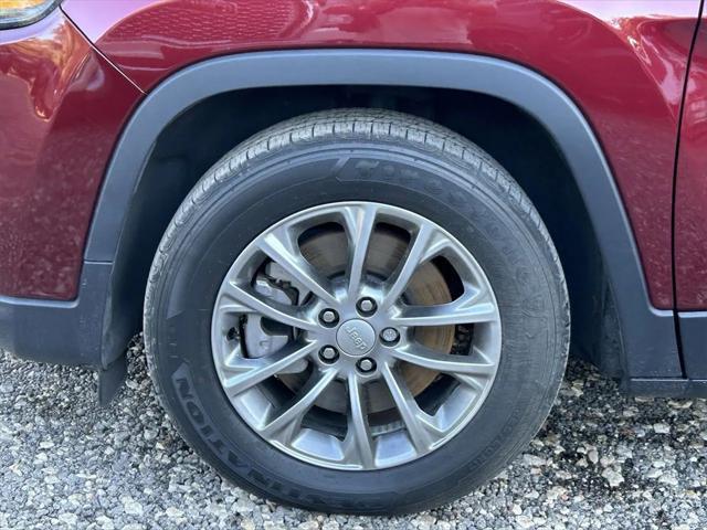 2021 jeep cherokee latitude plus