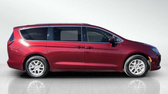 2020 Chrysler Voyager