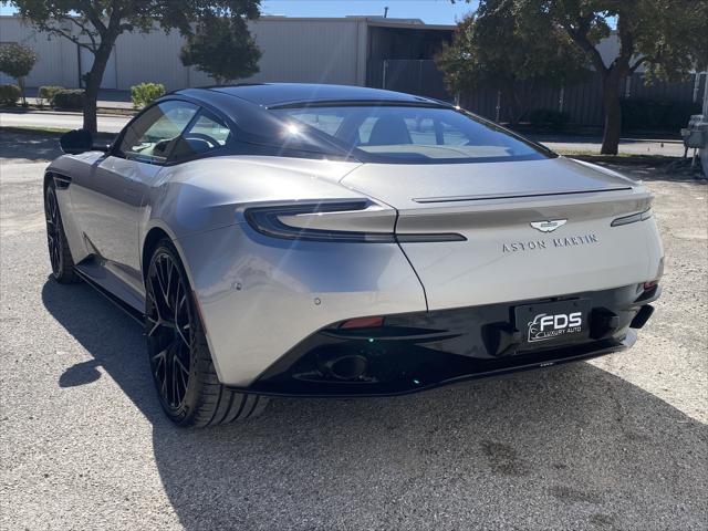 2024 aston martin db12