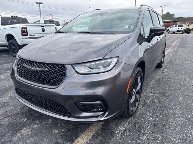 2023 chrysler pacifica touring-l
