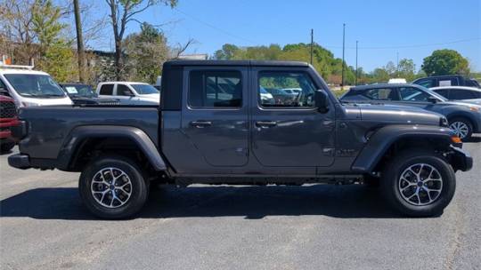 2024 Jeep Gladiator