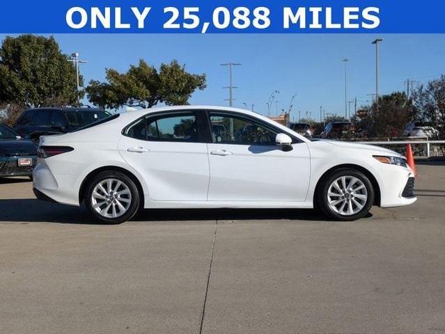 2024 toyota camry le