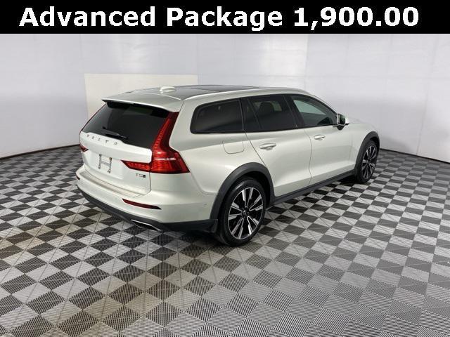 2022 volvo v60 cross country t5