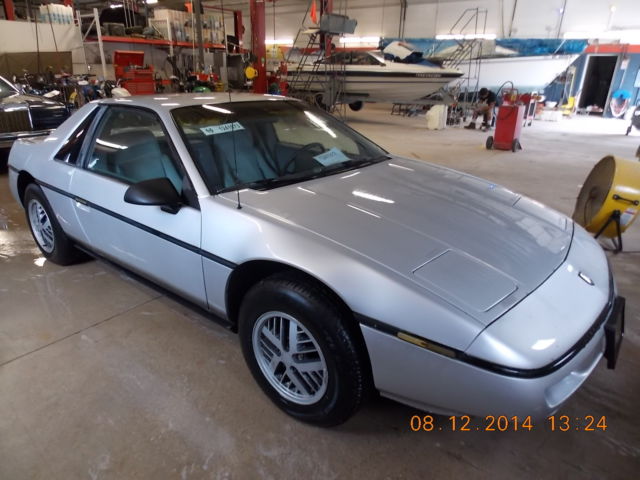 1988 pontiac fiero t1241073
